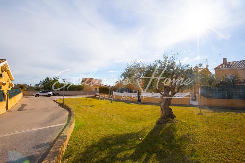 Foto 551835d3-e742-4955-8b44-a3256dc8732a. Chalet en Las Atalayas-Urmi-Cerro Mar Peñíscola