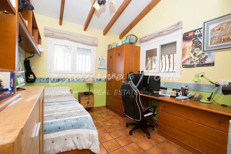 Foto ce2517c3-61e8-4136-8fc4-1f756ae74f1f. Xalet amb calefacció aparcament piscina a Las Atalayas-Urmi-Cerro Mar Peñíscola