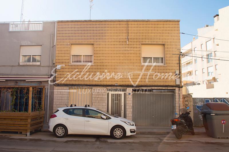 Foto 6a9bfac3-dd6d-4e2b-bbae-3d077256117b. Casa a carrer del doctor fleming 44 a Papa Luna - Platja del Gurugú Benicarló