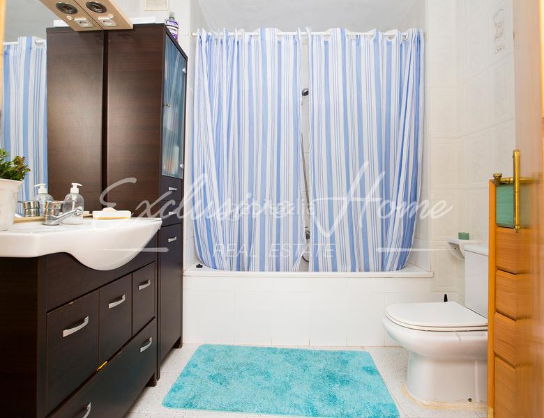 Foto db5f3795-8b87-46a3-875d-f2931c2db498. Piso  en venta en vinaroz en Casco Urbano Vinaròs