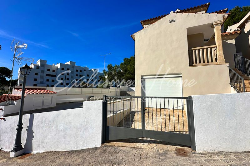 Foto 3da744aa-eec0-4fd1-aadb-28c718a0965c. Chalet  de obra nueva en alcocebre en Alcossebre