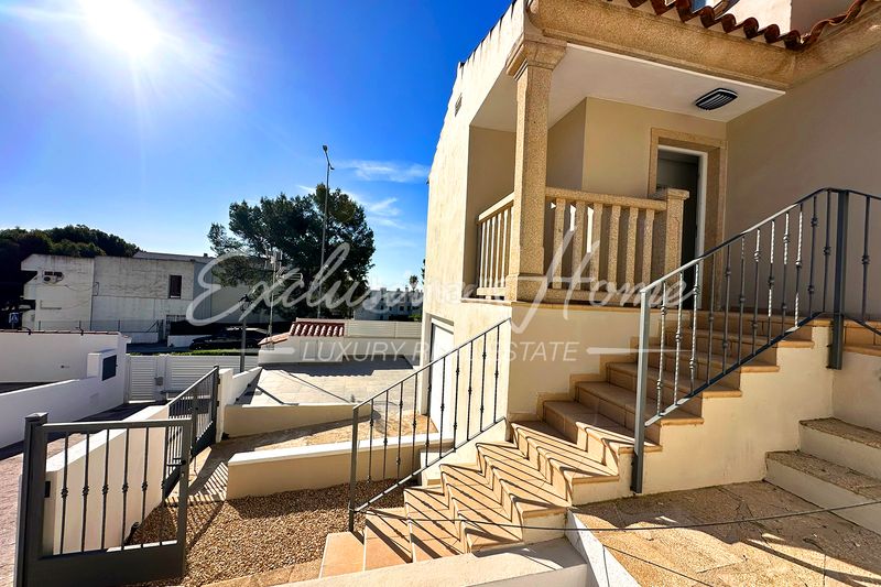 Foto 8737e322-fe86-4385-9158-000e78d7b477. Chalet  de obra nueva en alcocebre en Alcossebre