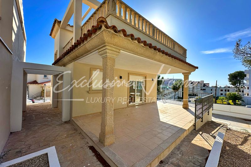 Foto c9682c4e-1463-434b-a217-464ed847a18c. Chalet  de obra nueva en alcocebre en Alcossebre