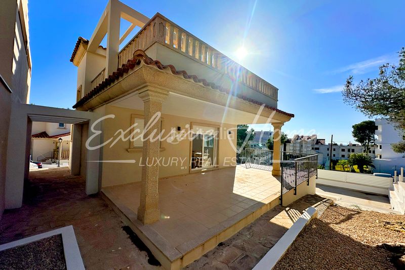 Foto fb58c710-f740-44d4-9452-6c51fa6ef352. Chalet  de obra nueva en alcocebre en Alcossebre