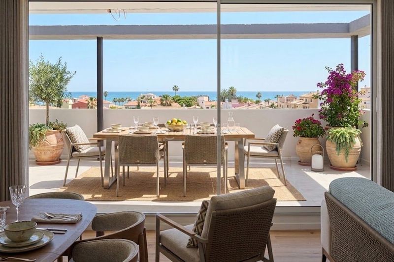 Foto ff154c43-7f51-40aa-9647-6a1d59225b0c. Àtic amb calefacció aparcament a Papa Luna - Platja del Gurugú Benicarló