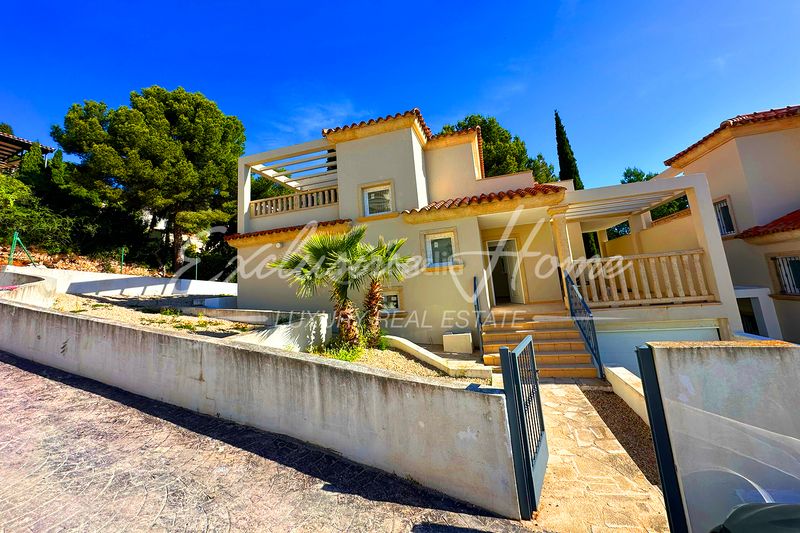 Foto 87b5a0a1-a1a4-45ae-a273-18c37a22583a. Chalet  de obra nueva en alcocebre en Alcossebre