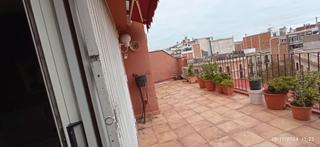 Àtic a El Camp d´en Grassot i Gràcia Nova. Ático a reformar con terraza.