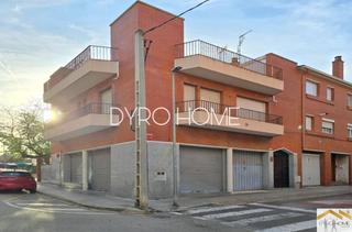 Casa adossada  Jaume ventura i tort. Exclusiva casa a 3 vientos en gavà. con garaje, local y 2 terraz