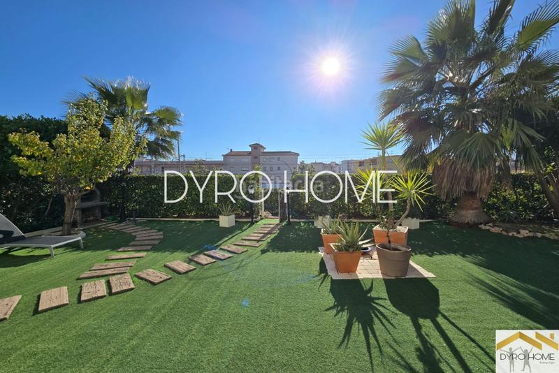 Foto e36739fe-9757-4a9f-bc98-d714f52de8e8. Piso impresionante planta baja esquinera con 195 m de jardín privado, a solo 8 minutos andando del mar en Cunit