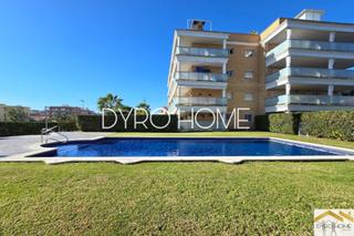 Appartamento in Prat de Cunit. Impresionante planta baja esquinera con 195 m de jardín privado