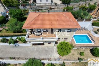 House  La segarra. Casa a 4 vientos con piscina, garaje y vistas panorámicas al pen