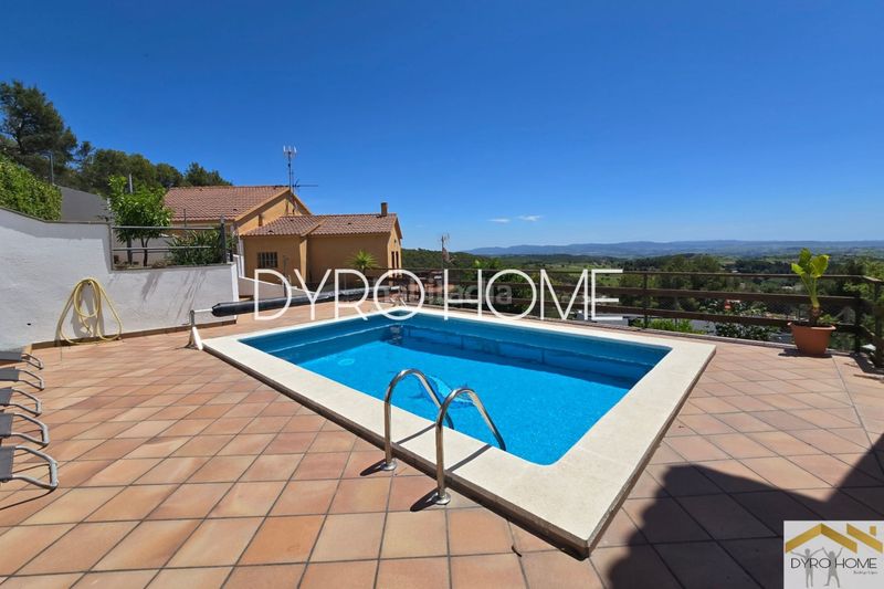 Foto 1133f495-eebb-45b6-a794-0e86c606e1d3. Casa amb calefacció aparcament piscina a Font-rubí