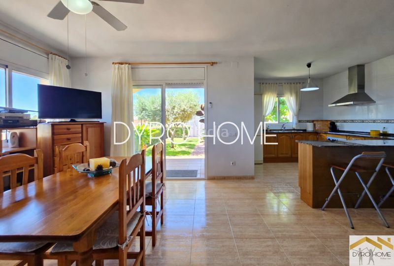 Foto f70eecae-406b-42ab-8114-924ca34b7400. Casa amb calefacció aparcament piscina a Font-rubí
