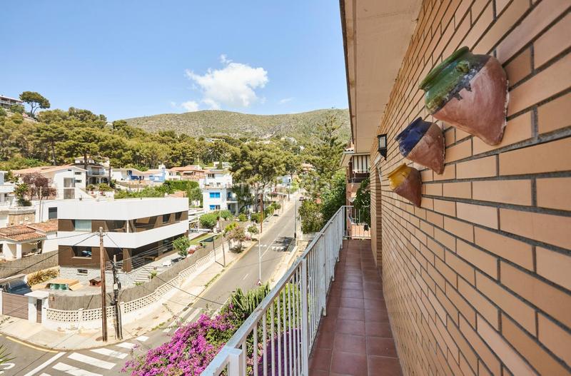 Foto 4ab5917f-e5f3-41cb-be8d-a5266d85c3d0. Haus mit parking pool in Bellamar Castelldefels