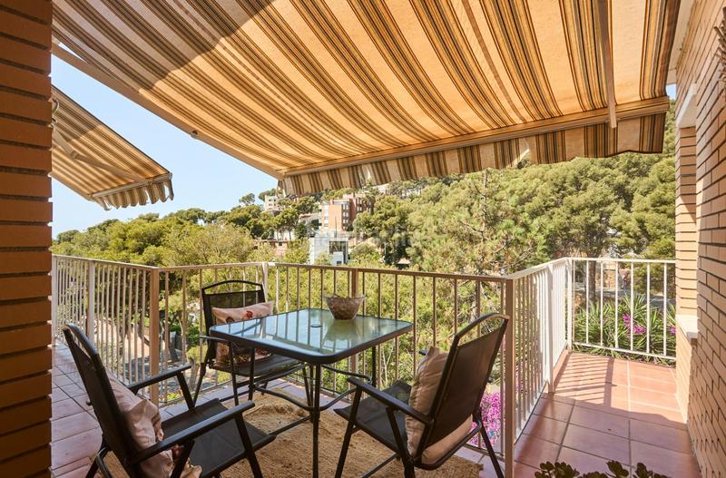 Foto 69041c98-98ba-4d29-941f-cbb19534ead5. Haus mit parking pool in Bellamar Castelldefels