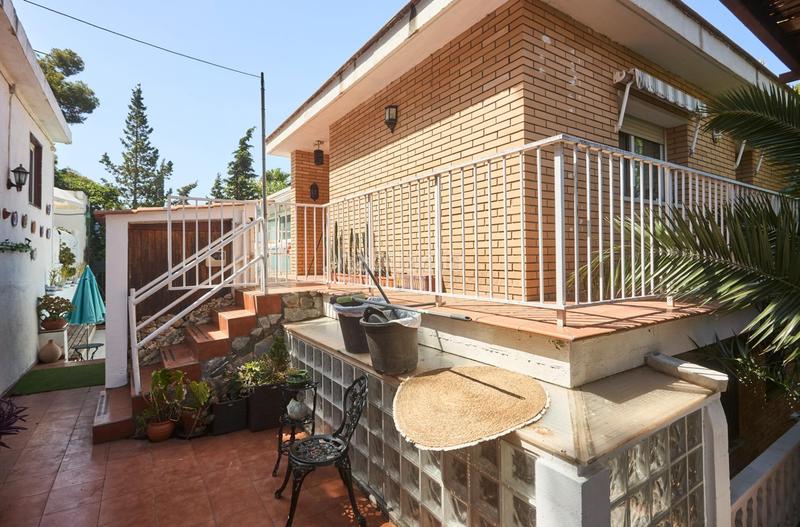 Foto df7122b4-4965-4a90-b641-42f7fe889184. Haus mit parking pool in Bellamar Castelldefels