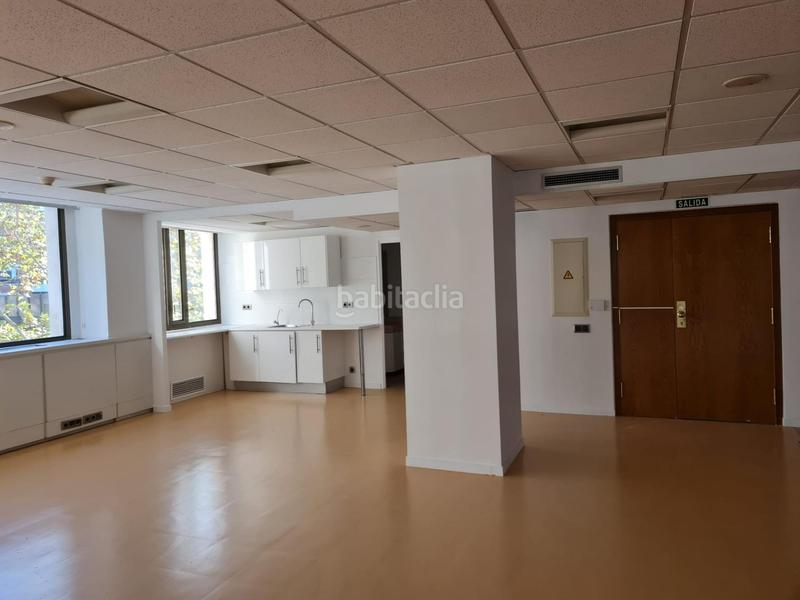 Foto 4bd577c4-f14e-435c-bb52-eb8589db037b. Miete büro in Pedralbes Barcelona