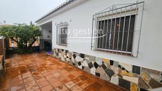 Casa adossada a Sayalonga. Fantástica casa en sayalonga (málaga)