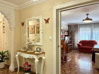 Pis a Calle eugenio gross 34. Vivienda muy amplia y luminosa de esquina totalmente reformada e