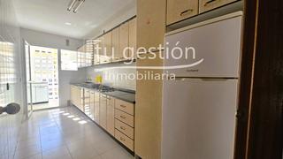 Pis a Viña Málaga. Amplia vivienda en el centro de vélez-málaga (málaga)
