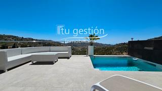 Xalet a Sayalonga. Preciosa vivienda independiente con piscina y terreno en sayalon
