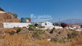 Maison jumelée à Almáchar. Vivienda rústica escriturada como apero en almáchar (málaga)