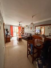 Appartement à Ayuntamiento. Piso muy bien ubicado en zona el calvario, torremolinos (málaga)