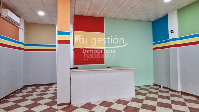 Foto c39618c5-7654-4d9b-91bc-7aeb5cb8c1c9. Alquiler local comercial local con terraza en centro comercial los cipreses, Calahonda málaga. en Mijas