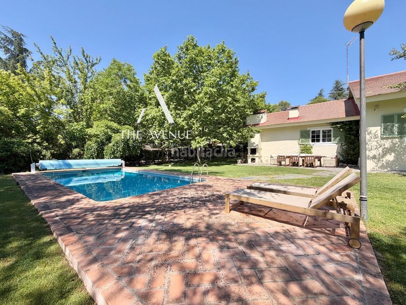 Foto c0f177f7-fcfe-42d9-bc70-5782ae43b76d. Casa amb calefacció aparcament piscina a Las Lomas Boadilla del Monte