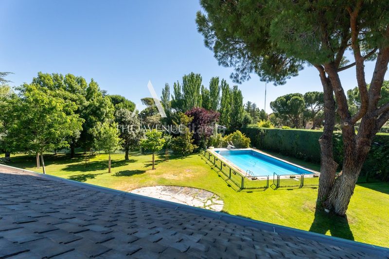 Foto 16a170f5-b737-435c-ab35-f3308c0dddc8. Xalet amb calefacció aparcament piscina a Urbanización Este-Montepríncipe Boadilla del Monte