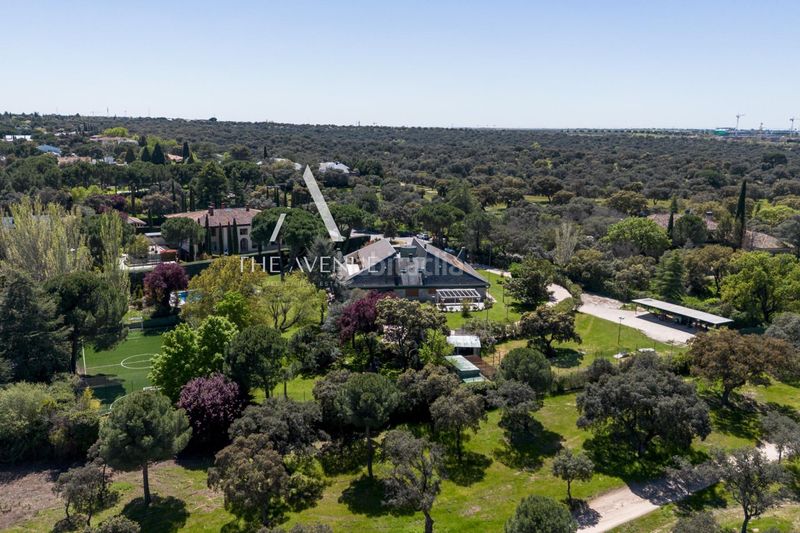 Foto 40a76a5a-1df3-4b16-b712-e78261bcc2c5. Xalet amb calefacció aparcament piscina a Urbanización Este-Montepríncipe Boadilla del Monte