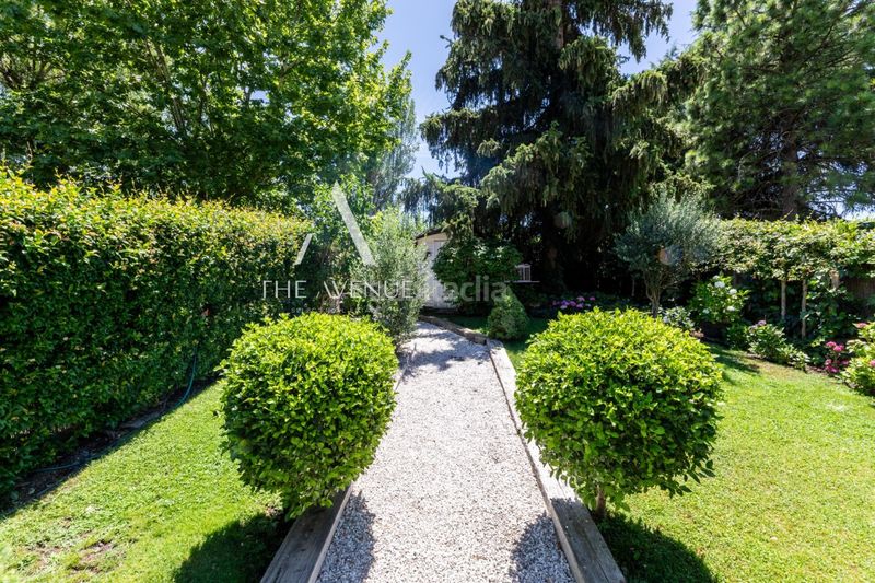 Foto 017ee8ef-dd5e-4911-9177-2e0533f37166. Casa aparellada amb calefacció aparcament piscina a Boadilla del Monte
