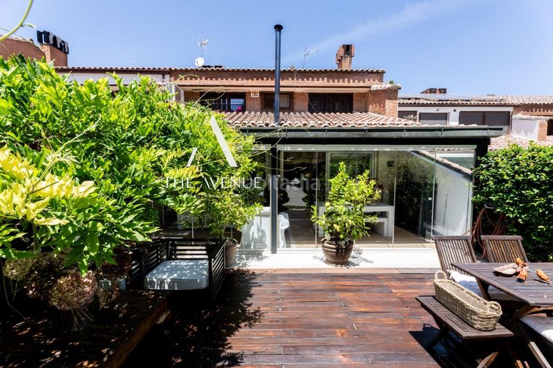 Foto 04f589b8-a9d8-4264-a5e9-dc82ad471f1a. Casa aparellada amb calefacció aparcament piscina a Boadilla del Monte