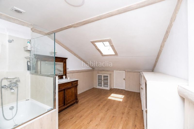 Foto 053b1bb6-8f73-44b4-8193-927776e1d005. Casa aparellada amb calefacció aparcament piscina a Boadilla del Monte