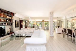Towny house in Urbanización Este-Montepríncipe. Estupendo adosado en montepríncipe