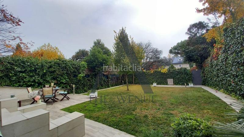 Foto 0e1fa1d1-722f-4a4d-8410-ab3bf277e0dd. Casa adossada amb calefacció aparcament piscina a Boadilla del Monte