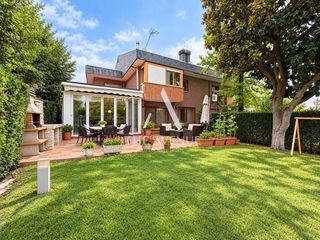 Semi detached house  Paseo paseo sauces. Espectacular chalet en monteprincipe