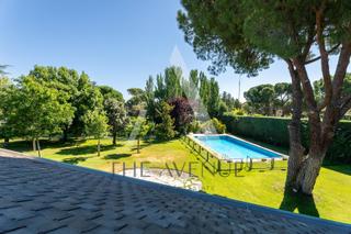 Chalet en Urbanizacin Este-Monteprncipe. Impresionante chalet independiente en la prestigiosa urb de mont