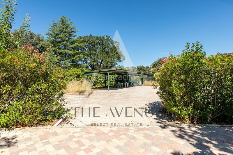 Foto 1e2fd5ed-7fd4-4c20-b2a3-864a372a82db. Terreno residencial excepcional parcela en la prestigiosa urbanización montepríncipe madrid en Boadilla del Monte