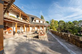 Haus en Las Lomas. Singular chalet independiente de 1.600 m2 y parcela de 5.000 m2.