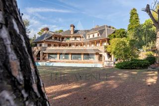 House in Las Lomas. Singular chalet independiente de 1.600 m2 y parcela de 5.000 m2.