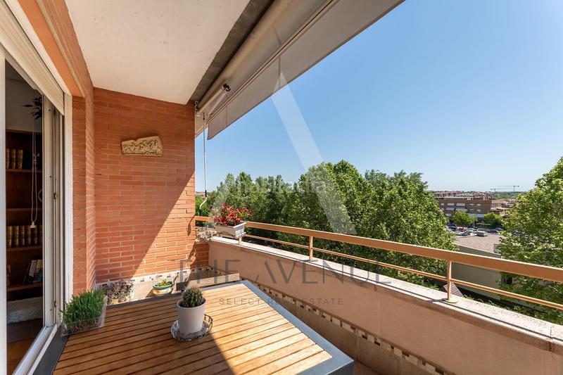 Foto 0ca27446-8d33-44d0-8914-a0e37fdb7562. Àtic amb calefacció aparcament piscina a Sector B Boadilla del Monte