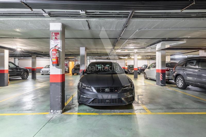 Foto 31c371c5-b860-448a-88f1-74cbe31a01fa. Àtic amb calefacció aparcament piscina a Sector B Boadilla del Monte