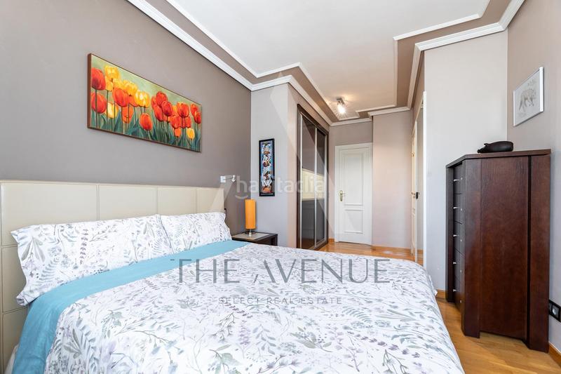 Foto 3696f043-7a32-4ee4-922f-ad58c47a694d. Àtic amb calefacció aparcament piscina a Sector B Boadilla del Monte