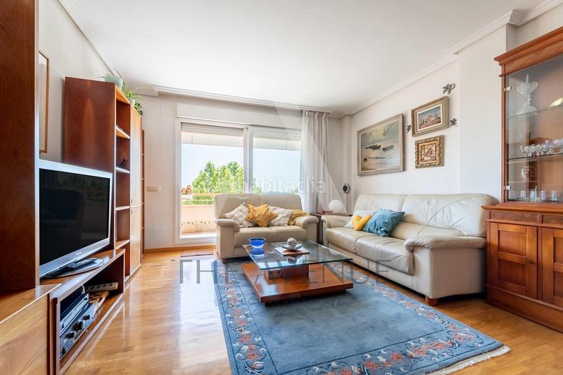 Foto 68465376-7990-4b8d-b763-18ceb2944c63. Àtic amb calefacció aparcament piscina a Sector B Boadilla del Monte