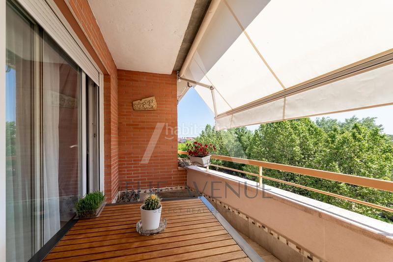 Foto 6b938a19-1c32-40de-a5d9-78a01ce6dddd. Àtic amb calefacció aparcament piscina a Sector B Boadilla del Monte