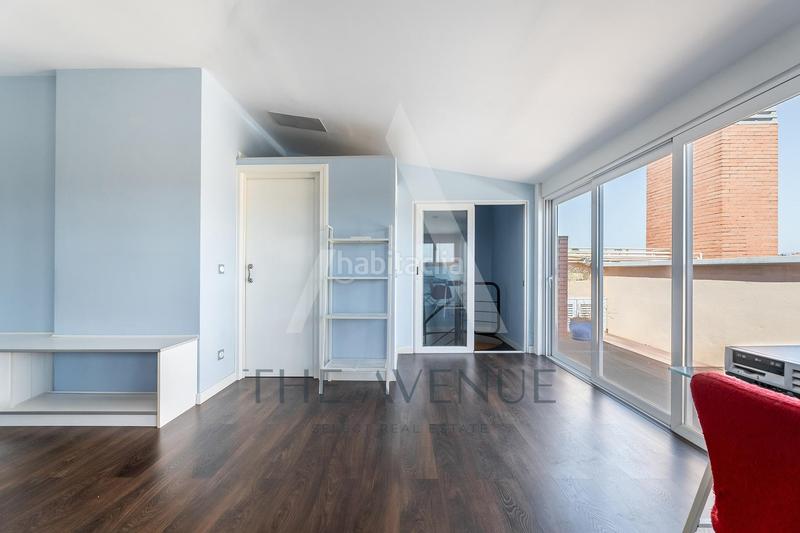 Foto 7dc42d99-70ff-44b3-a4f5-61b77cdb73d1. Àtic amb calefacció aparcament piscina a Sector B Boadilla del Monte