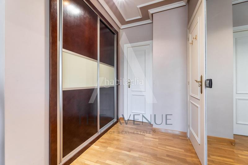 Foto e2111c37-502a-472e-aef5-b89ee3fd5811. Àtic amb calefacció aparcament piscina a Sector B Boadilla del Monte