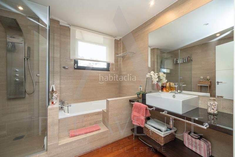 Foto 1c4f7921-2492-4d14-9914-ba5629da8863. Chalet mit parking in Las Lomas Boadilla del Monte