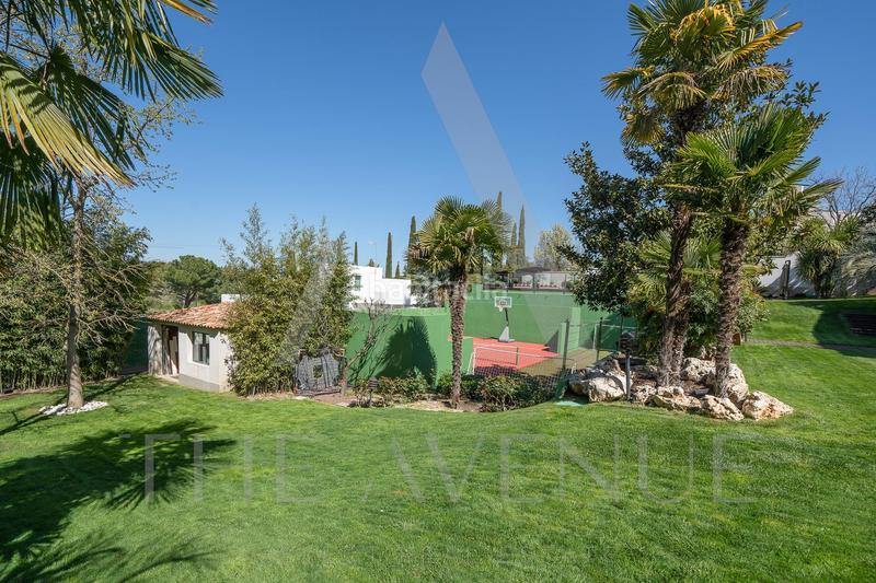 Foto 5d2f412c-ef2c-4f29-89c3-56c56999b4dd. Chalet mit parking in Las Lomas Boadilla del Monte